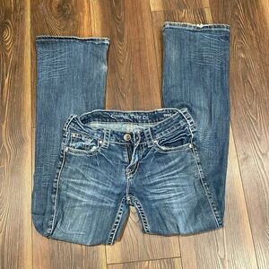 Women’s cowgirl tuff jeans. Size 26x31. Good condition